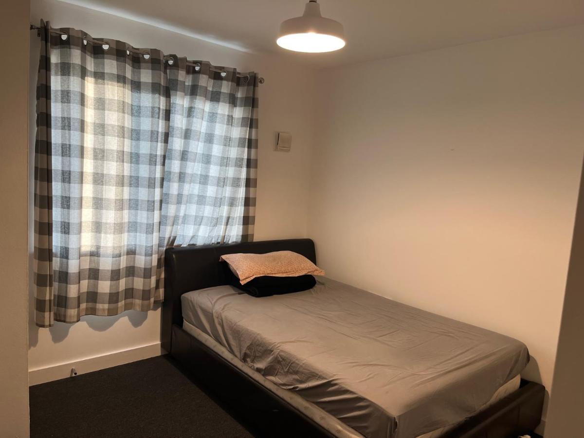 Double Bedroom With Ensuite Ilford Exterior foto