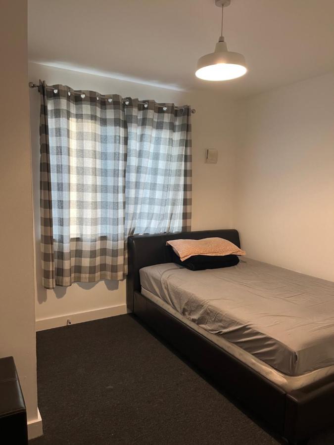 Double Bedroom With Ensuite Ilford Exterior foto